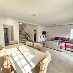 Villa La Familia